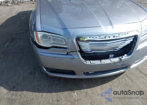 2014 Chrysler 300 z USA, uszkodzony, nr VIN 2C3CCAAG4EH289171